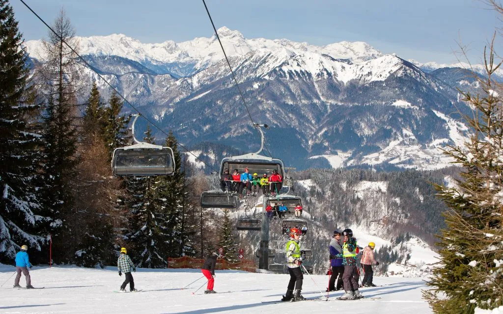Vista de la estación de esquí de Cerkno