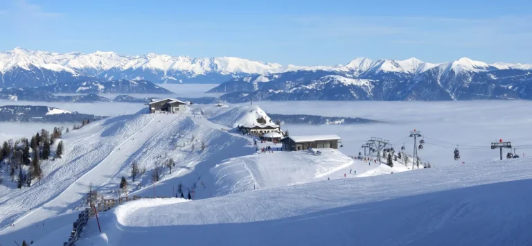 Blick auf das Skigebiet Nassfeld