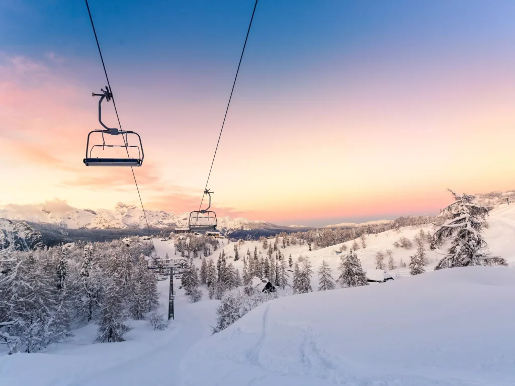 Zonsondergang in Vogel skigebied
